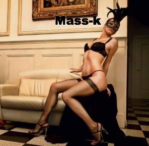Masked woman, Eyes Wide Shut